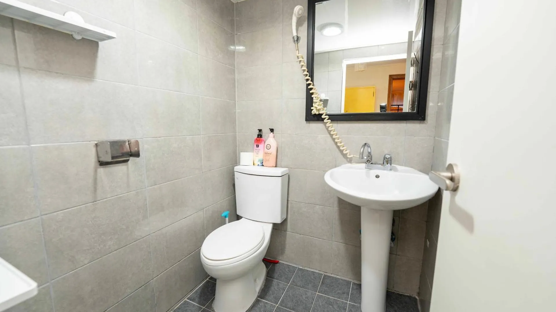 2 - Gu&Anne House Seoul Hongdae Stn 5Rooms,4Bathroom 0*,