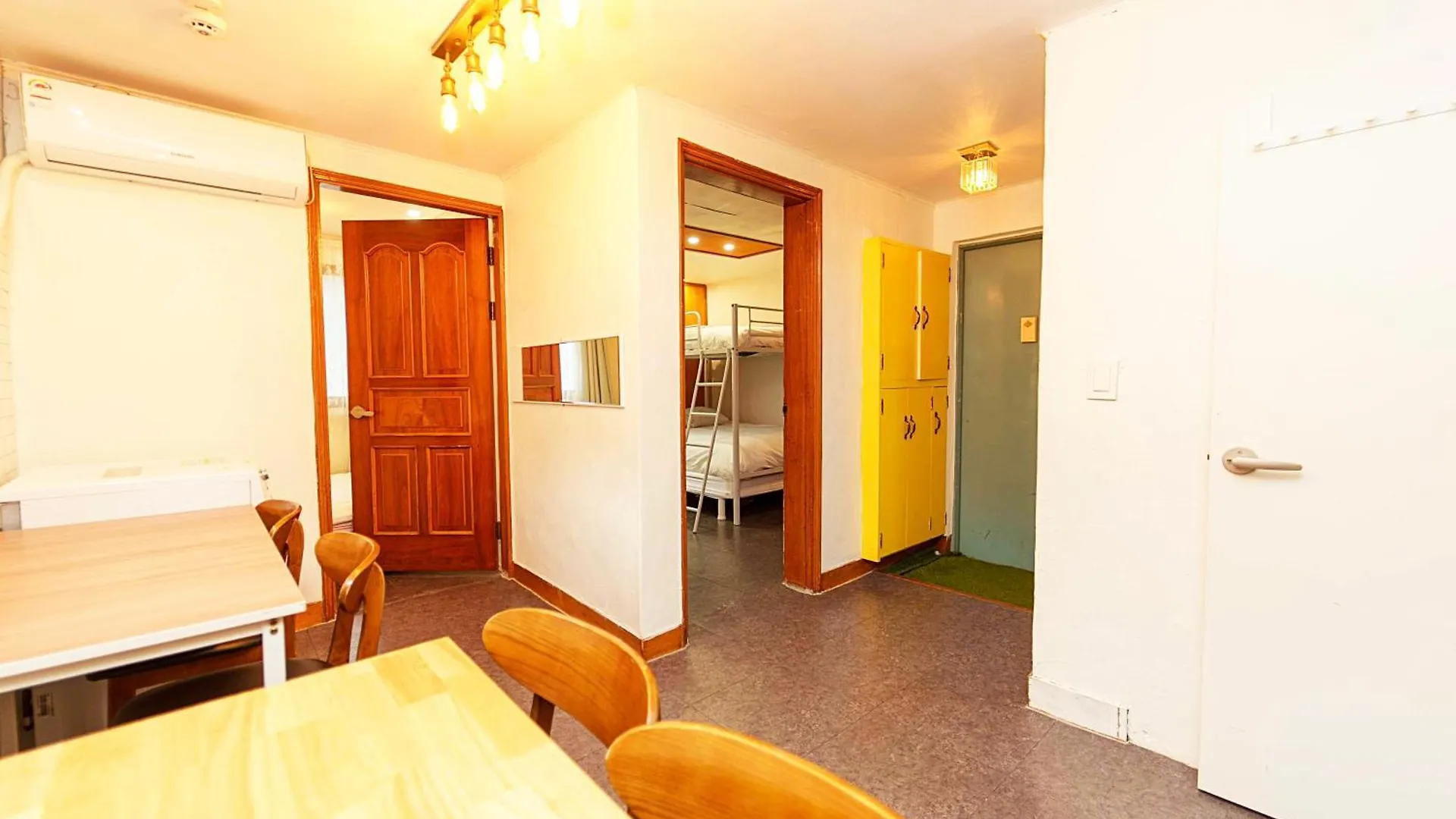 2 - Gu&Anne House Seoul Hongdae Stn 5Rooms,4Bathroom